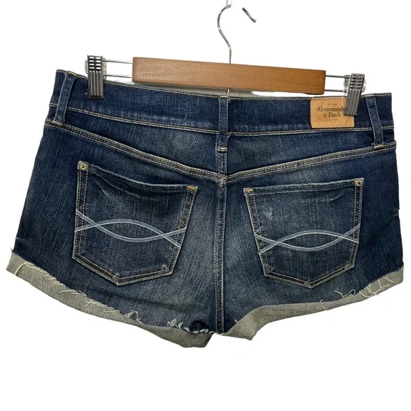 ABERCROMBIE & FITCH DARK BLUE WASH LOW RISE CUFFED DENIM SHORTS SIZE 28 - Picture 13 of 16